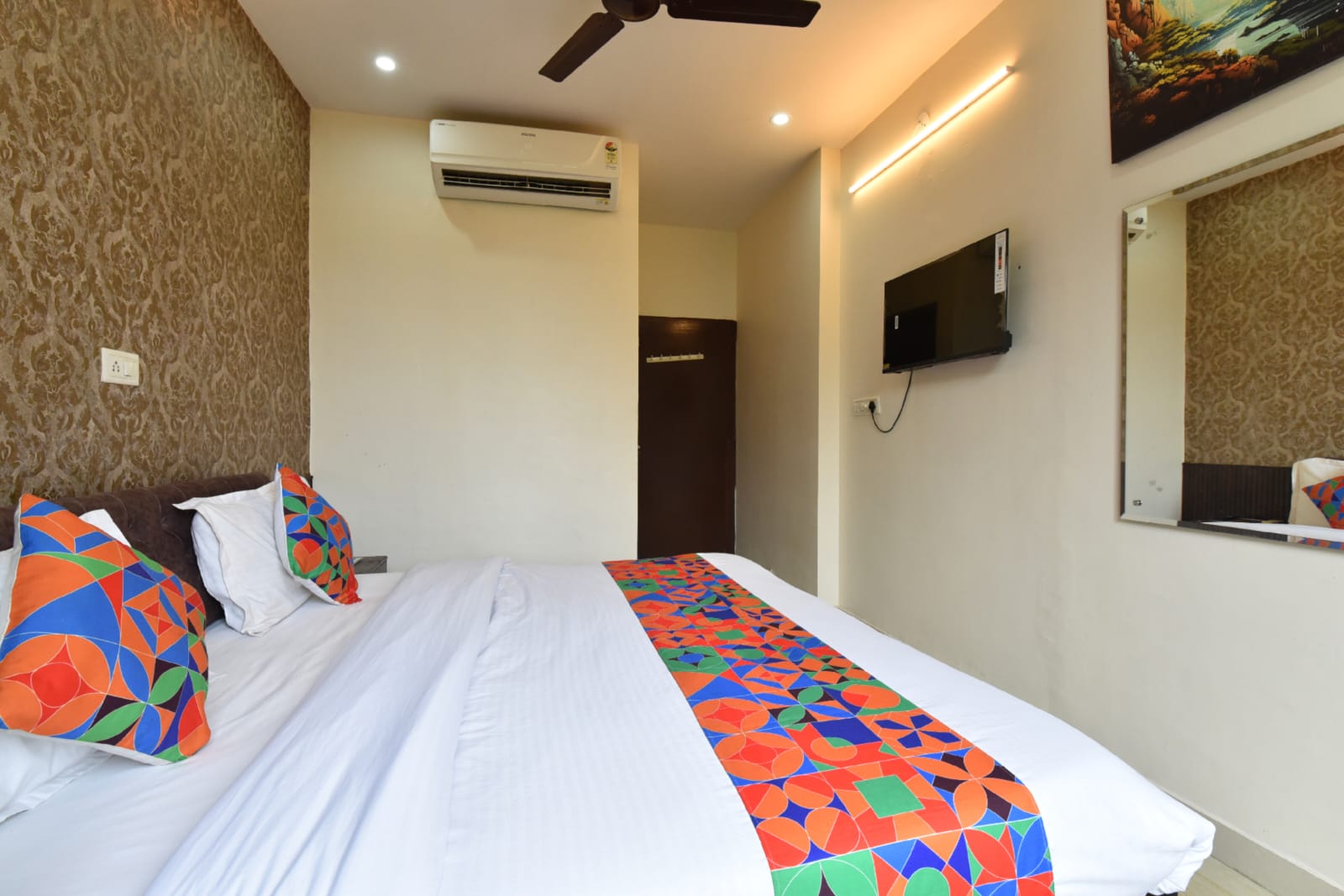 Flexible Hourly Room Spaces